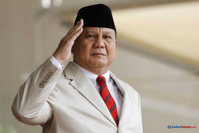 Prabowo Hormati Pemulung dan Pekerja Kecil