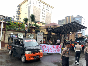 demo mahasiswa Sultra Mabes Polri