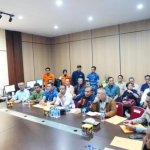 Tim Basarnas melakukan operasi SAR pesawat ATR