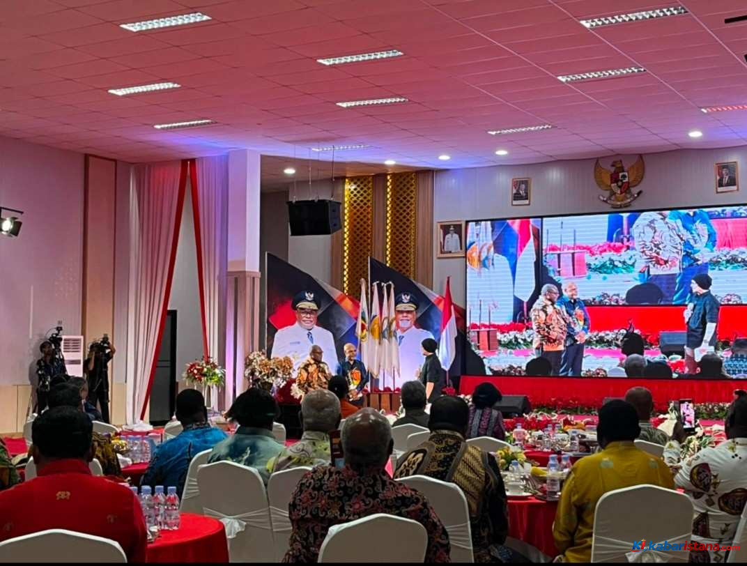 Gubernur Papua Tengah Meki Nawipa menjelaskan Sekolah Sepanjang Hari Papua Tengah di Nabire