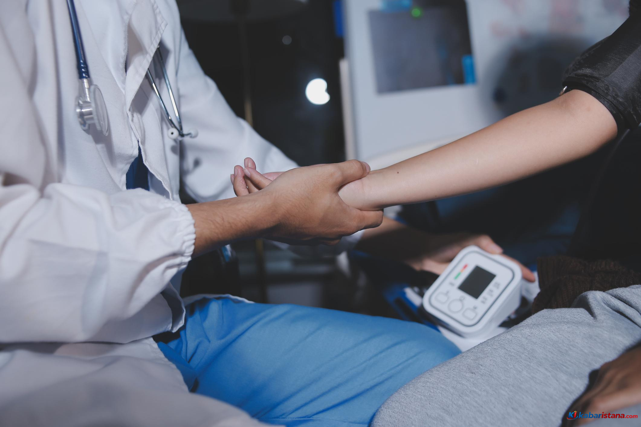 pemeriksaan tekanan darah oleh dokter terkait makanan penurun darah tinggi