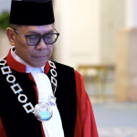 Adies Kadir Hakim MK saat pelantikan di Istana Negara Jakarta