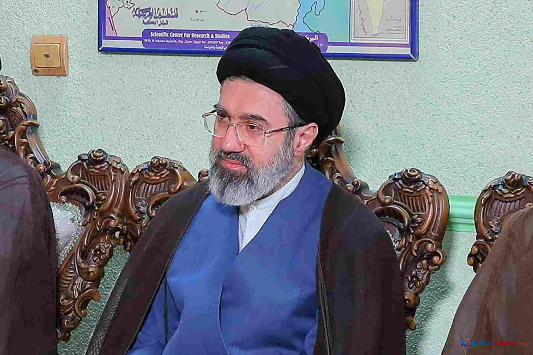 Potret Mojtaba Khamenei Iran dalam acara keagamaan