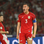 Skuad Timnas Indonesia 2026 kapten Jay Idzes memimpin pemain saat laga di Stadion Gelora Bung Karno