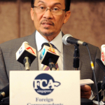 Pembunuhan Ali Khamenei memicu kecaman Perdana Menteri Malaysia Anwar Ibrahim