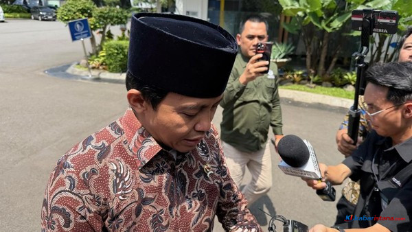 Raja Juli Antoni menjawab wartawan di Istana setelah Prabowo panggil Raja Juli ke Istana.