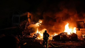 Situasi kebakaran pascaserangan di Timur Tengah saat eskalasi konflik dan ancaman terhadap pangkalan militer AS meningkat