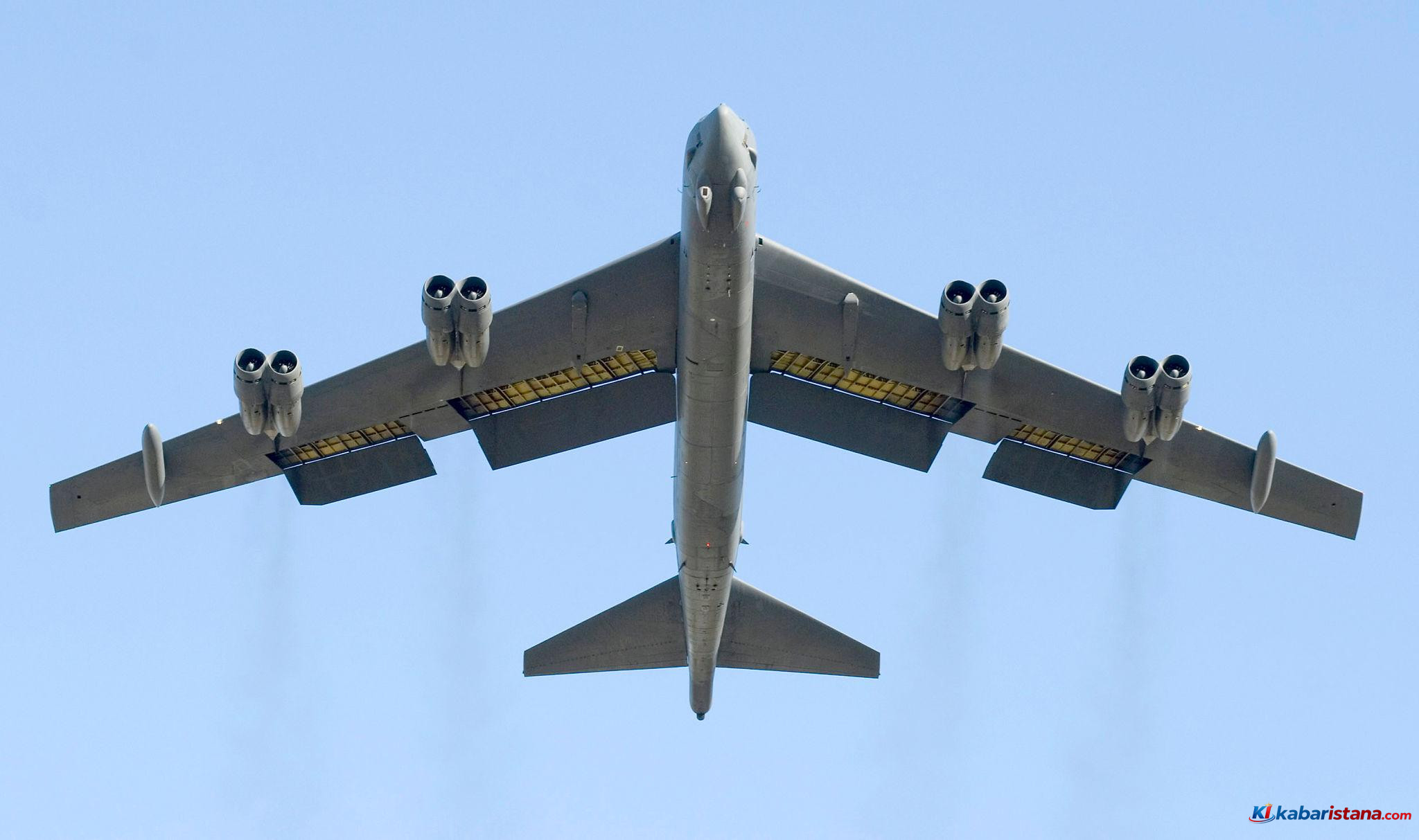 Pesawat pengebom B-52 Amerika Serikat dalam serangan AS ke Iran