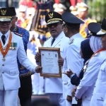 Pemda Terbaik DKI saat upacara Hari Otonomi Daerah 2026