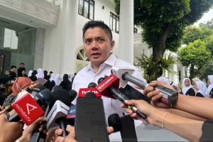 Istana Presiden untuk pelajar saat Teddy Indra Wijaya memberi keterangan pers di Jakarta