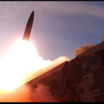 rudal korut tandan saat peluncuran uji coba militer Korea Utara