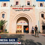 spanduk Israel Gaza di RS Indonesia terlihat pada bangunan rumah sakit