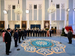 Dudung Kepala Staf Kepresidenan saat pelantikan di Istana Negara
