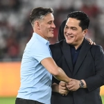 transformasi sepak bola Indonesia Erick Thohir berbincang dengan John Herdman di SUGBK Jakarta