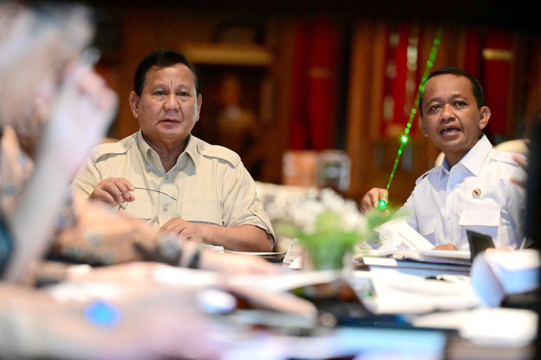 pasokan minyak Rusia dibahas Prabowo Subianto dan Bahlil Lahadalia di Istana Negara