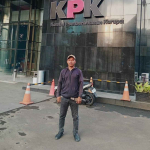 aksi pemuda di gedung KPK terkait Bupati Muna viral desak audit keuangan daerah