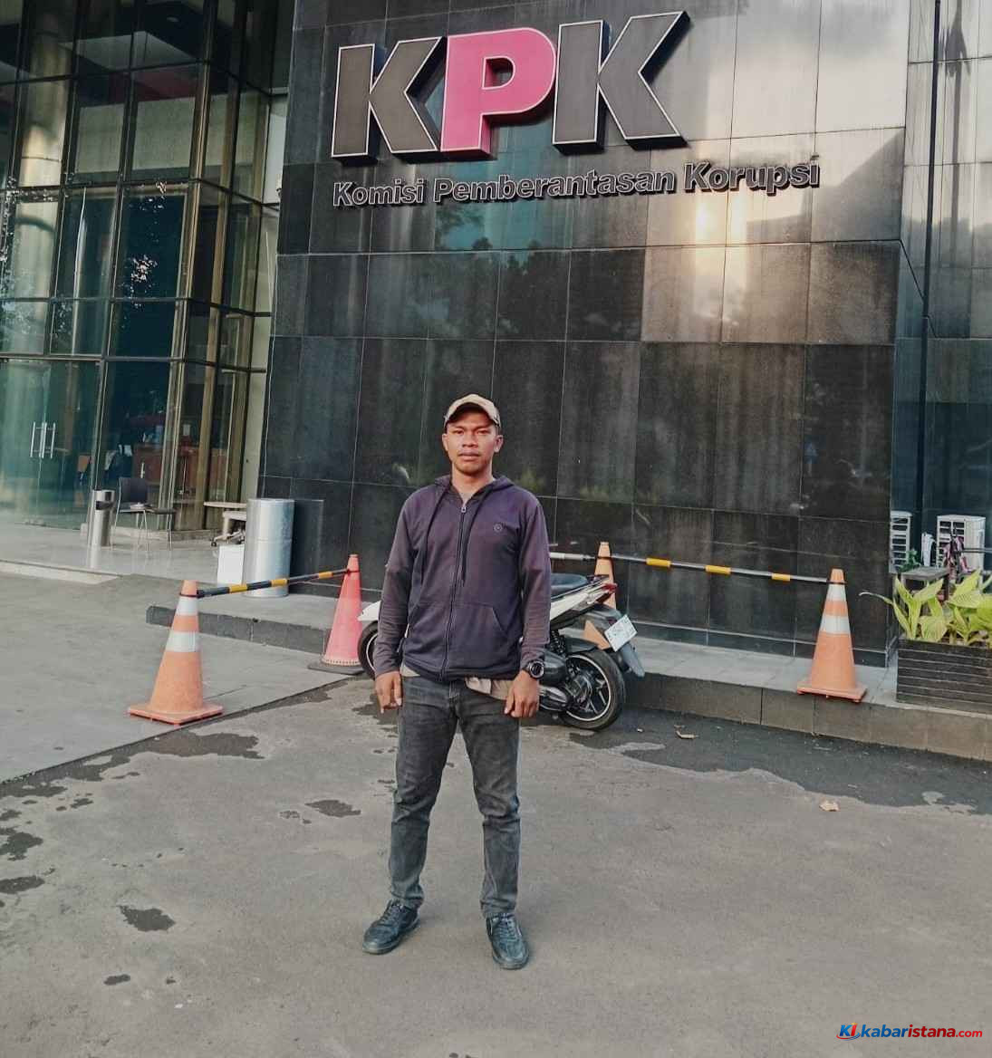 aksi pemuda di gedung KPK terkait Bupati Muna viral desak audit keuangan daerah