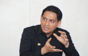 Bupati Indramayu terbaik Lucky Hakim saat kegiatan resmi