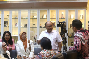 diskusi program makan bergizi gratis bersama pejabat pemerintah dan pemangku kepentingan