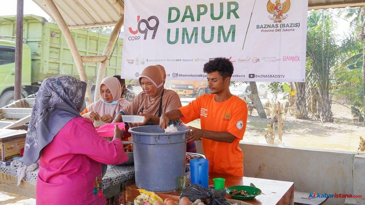bantuan gempa Flores Timur oleh relawan Baznas di dapur umum