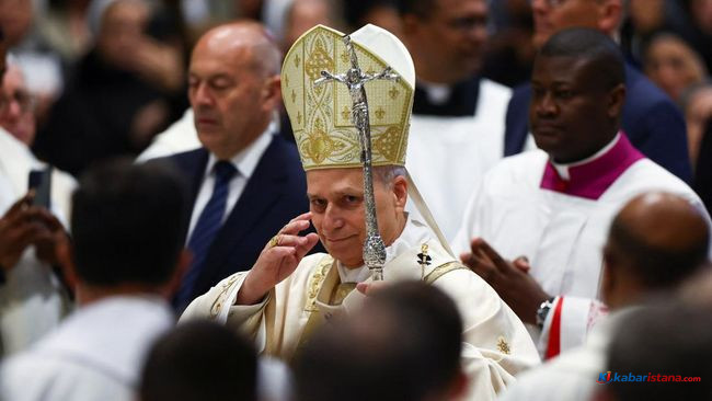 seruan perdamaian dunia oleh Paus Leo XIV saat Misa Paskah di Vatikan
