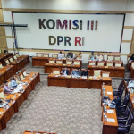 Wakil Ketua Komisi III DPR memimpin rapat pendidikan Polri berbasis HAM di DPR RI