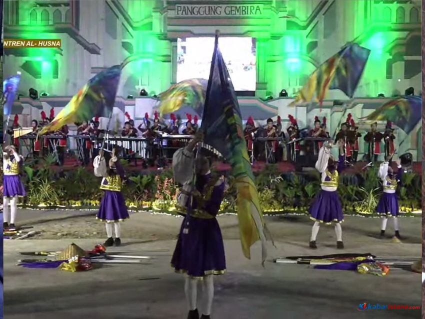 Panggung Gembira Gradatim santri Pesantren Al-Husna