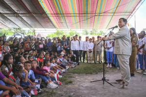 Presiden Prabowo meninjau pembangunan desa nelayan Miangas