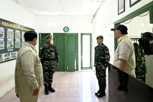 Prabowo Temui Prajurit Miangas saat kunjungan ke Pos TNI perbatasan
