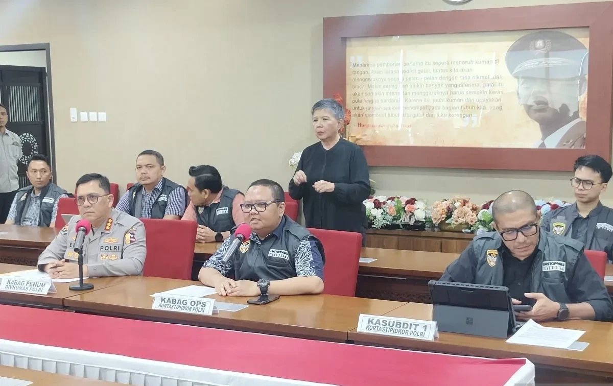 Korupsi BBM Pertamina, konferensi pers Kortastipidkor Polri terkait penyitaan Rp2,3 miliar dalam penyidikan dugaan korupsi kerja sama penjualan BBM Pertamina Patra Niaga.