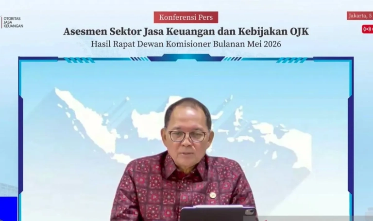 Konsolidasi BUMN Asuransi disampaikan Ogi Prastomiyono dalam konferensi pers OJK di Jakarta