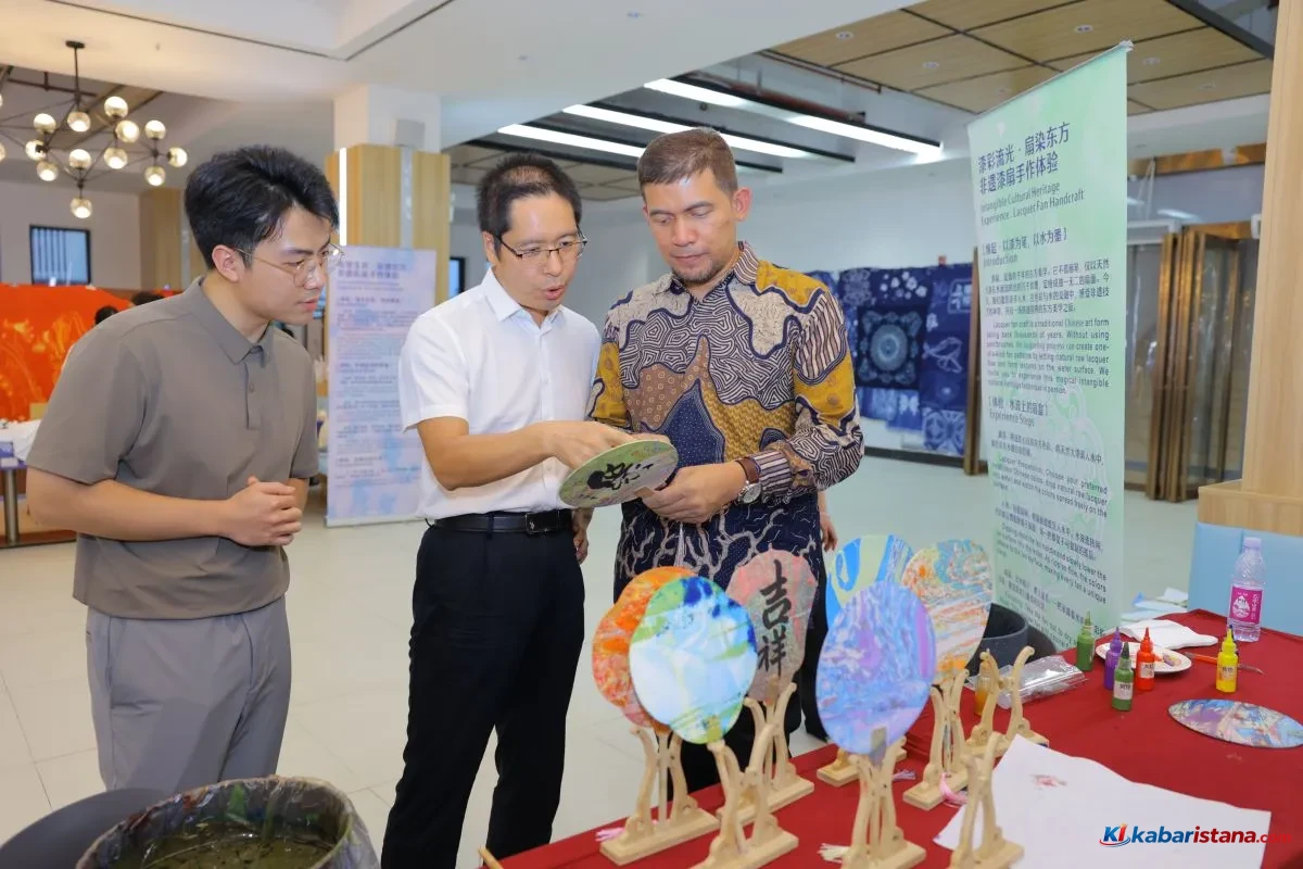 Pemuda ASEAN Guangxi AI mengikuti kunjungan dan berdiskusi dalam program pertukaran di Guangxi, China.