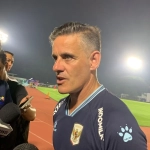Mathew Baker menjalani latihan bersama Timnas Indonesia senior dengan bimbingan Kevin Diks menjelang FIFA Match Day 2026.