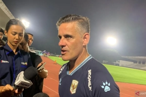 Mathew Baker menjalani latihan bersama Timnas Indonesia senior dengan bimbingan Kevin Diks menjelang FIFA Match Day 2026.