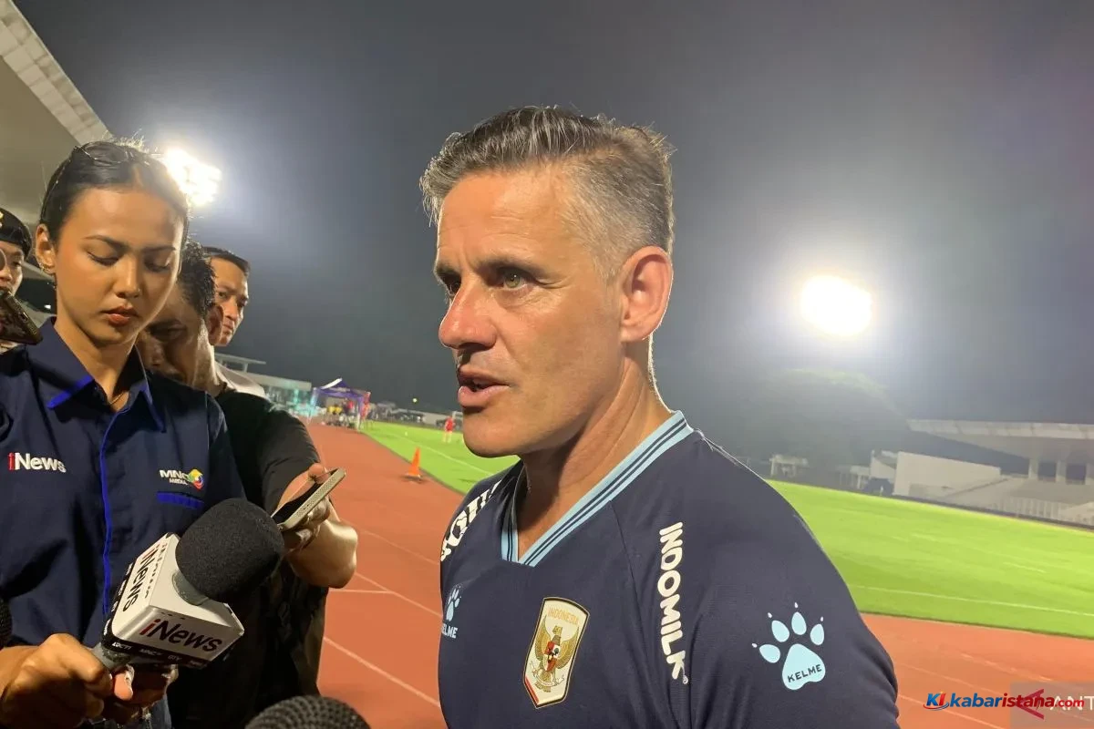 Mathew Baker menjalani latihan bersama Timnas Indonesia senior dengan bimbingan Kevin Diks menjelang FIFA Match Day 2026.
