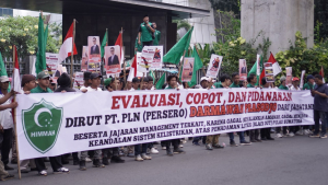 Demo PP HIMMAH PLN menuntut pencopotan Dirut PLN akibat blackout Sumatera