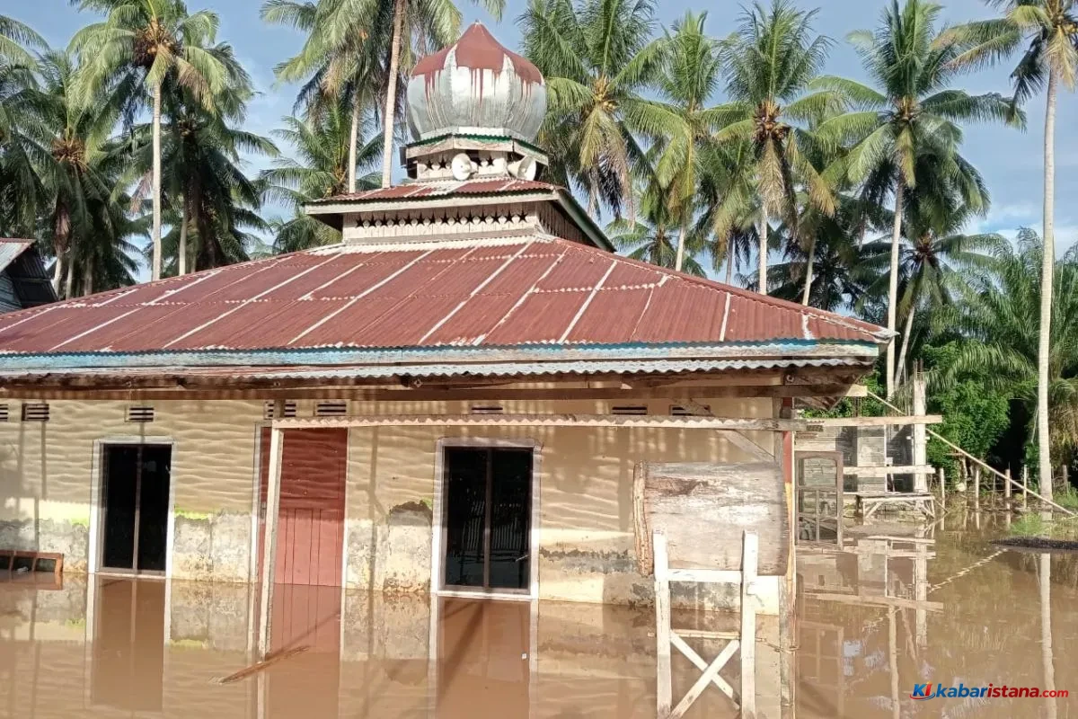 Banjir Buol Sulawesi Tengah merendam permukiman warga di Kecamatan Bukal