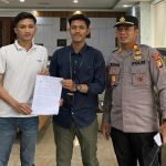 Aksi demonstrasi pemuda di Kementerian Kehutanan menyoroti dugaan aktivitas PT DMS Konawe Utara yang membangun jetty di kawasan hutan mangrove.