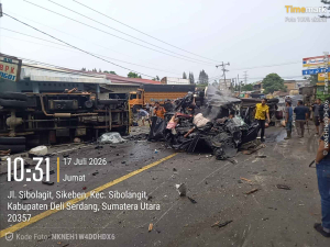 Rem Blong Sibolangit mengakibatkan kecelakaan beruntun lima kendaraan di Jalan Jamin Ginting, Deli Serdang.