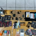 Barang bukti penyalahgunaan vape untuk peredaran narkoba berupa perangkat vape, e-liquid, ponsel, dan alat pendukung yang diamankan petugas.