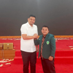 Bobby Nasution Nias berjabat tangan dengan Ketua PW IPA Sumut sebagai bentuk dukungan terhadap percepatan pembangunan di Kepulauan Nias.