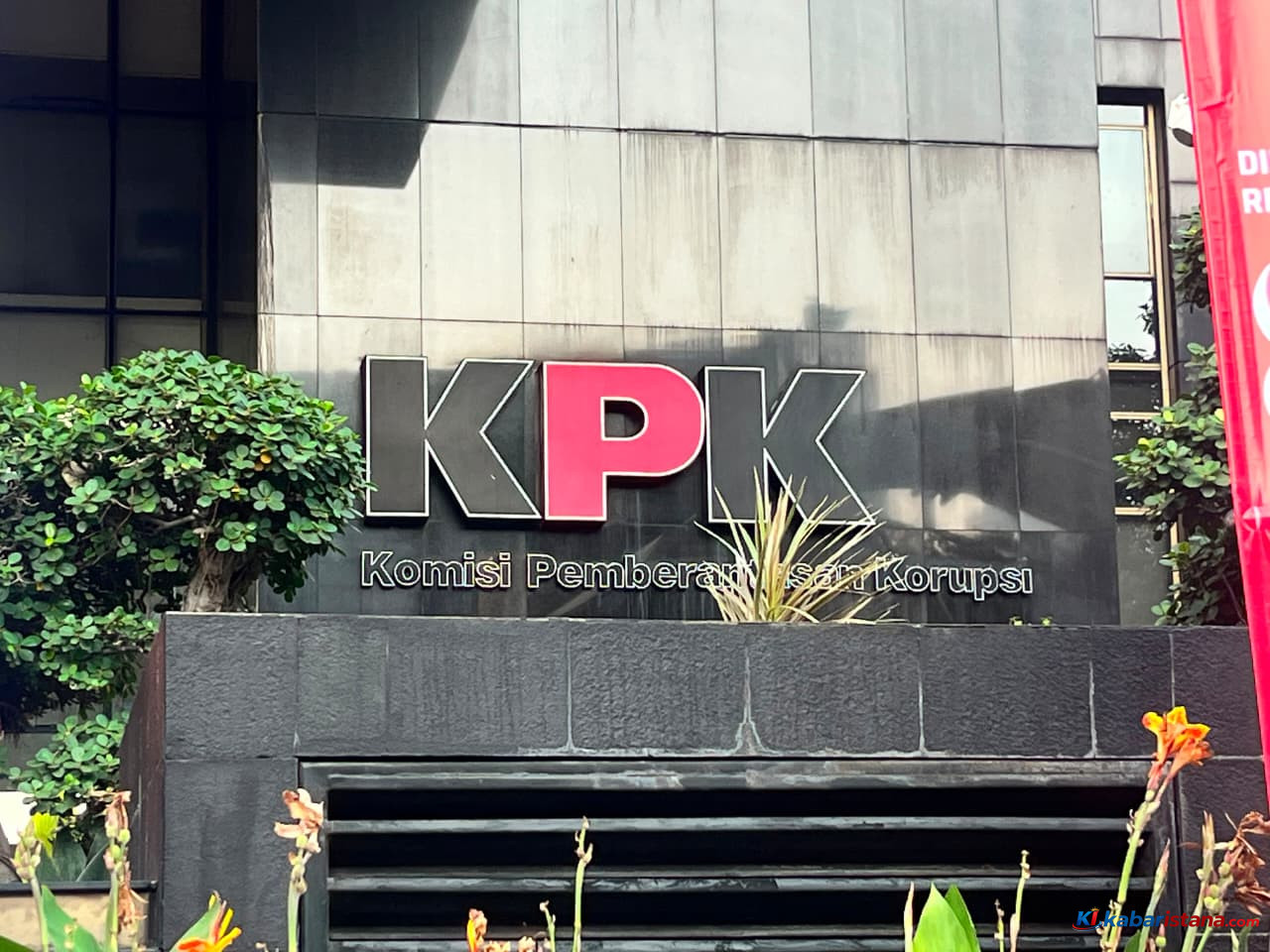 Anggota Polri tersangka dugaan pemerasan Bupati Pemalang di Gedung KPK Jakarta