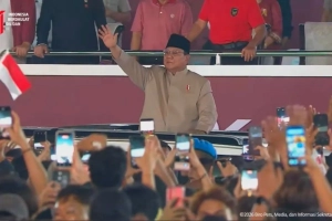 Prabowo sapa warga Monas usai Karnaval Kemerdekaan