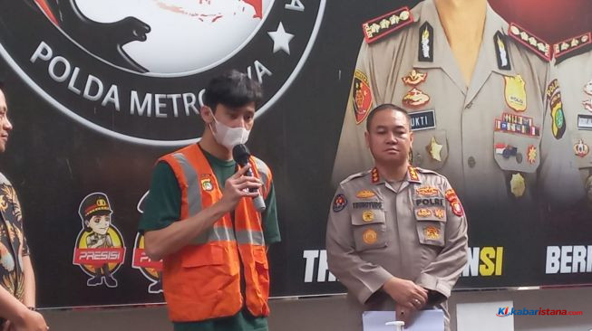 Revaldo ditangkap narkoba. Polisi menyita sabu dan alat pengisap saat menangkap artis tersebut di Jakarta Barat