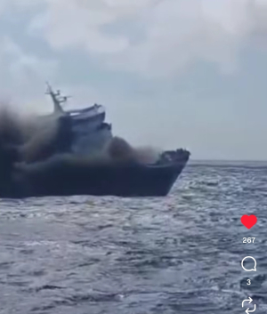 KM Mutiara Sentosa terbakar di perairan Sumenep saat proses evakuasi penumpang